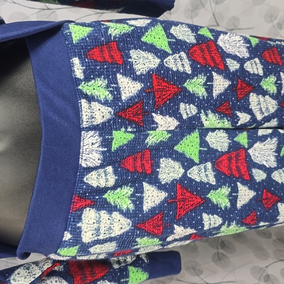 Merry Lane Christmas Tree Pajama Set - Picture 6 of 10